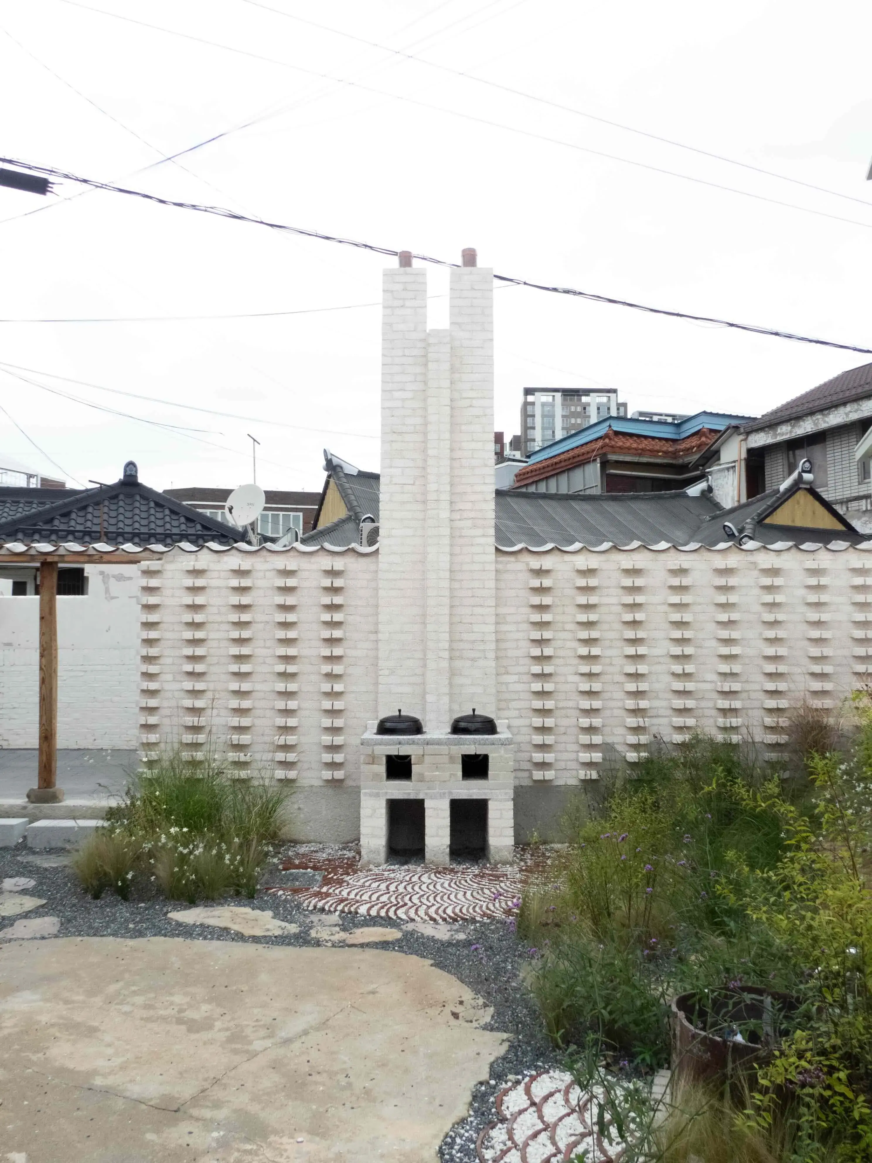 BIENNALEDEGWANGJU_ECOHANOK_EXTERIOR WALL_SANDRA REVUELTA ALBERO